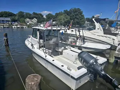 Maycraft 23ft pilot house