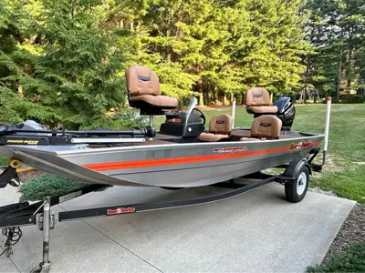 Bass Tracker fishing boat