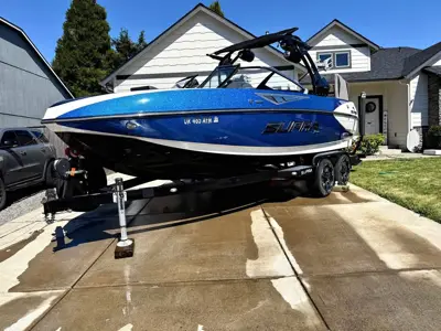 Supra SC 400 Wakeboard Boat