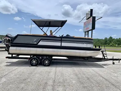 2023 23' Viaggio Pontoon Boat D23U U-Shaped Lounge