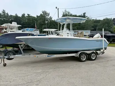 2016 Tidewater 220 LXF w/ 200HP Etec & Trailer