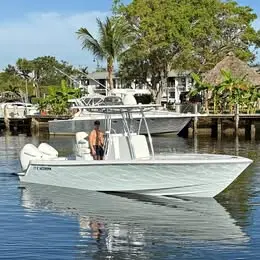 2026 Contender 25T Boat