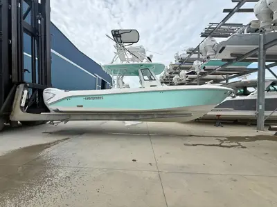 2021 EVERGLADES 335 CC
