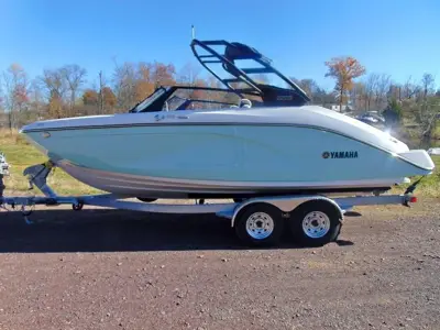 2026 Yamaha Boats 222S