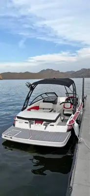 Regal 1900 ES Boat