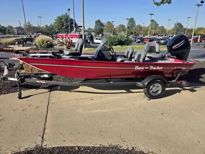 2026 TRACKER CLASSIC XL