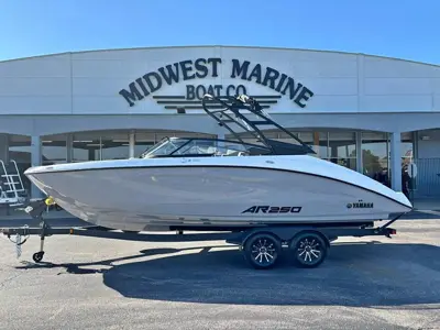 2027 YAMAHA JET AR 250