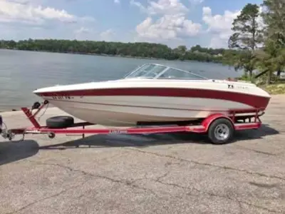 Lake-Ready 1993 Larson SEI 200 S-Type Ski Boat