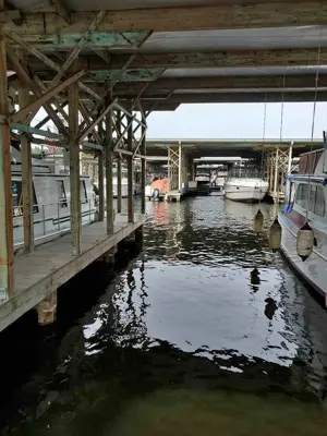 Boat slip moorage (covered)
