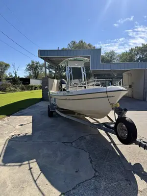 1994 19' Aquasport Center Console Bay Boat