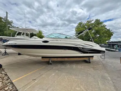 2003 Sea Ray 270 Sundeck