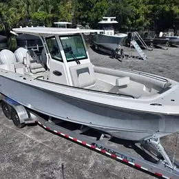 2027 Sailfish 272 Center Console