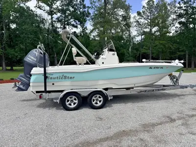 NauticStar 211 Angler