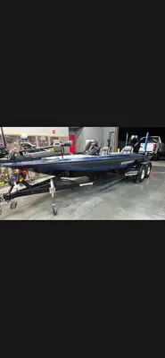 Bass boat 2025 PHOENIX 721 ZXL