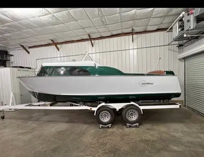 1958 Crestliner Vagabond Cruiser