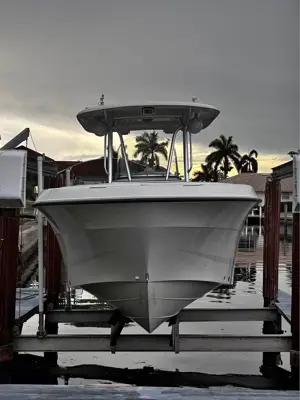 Hydra-Sports vector 25 ft Center Console Boat with Dual-Axle Trailer