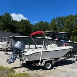 2000 Boston Whaler 18’ dauntless