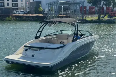 2021 Sea Ray SPX 230