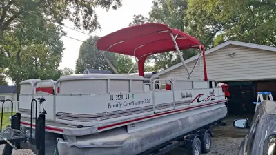 2006 Plam beach / family cast master 220. Tritoon