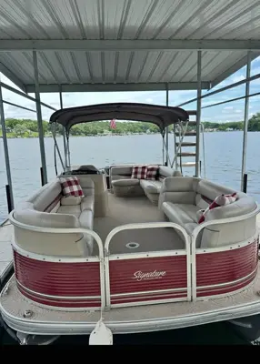 2012 Sun Tracker Signature 22’ Pontoon