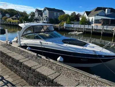 2012 Cruisers Yachts 350 Express