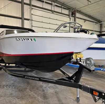 2017 Four Winns 200H Signature 20' Bow Rider