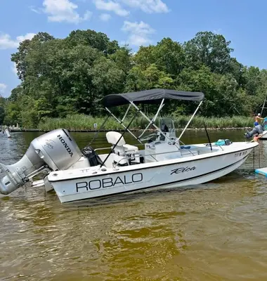 Robalo Center Console Boat with Honda 115 Engine