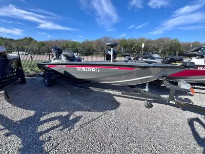 2017 Tracker Pro Team 190 TX 45.2 hr