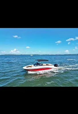 Sea Ray 230 SPX 2022 with Mercury Outboard Engine