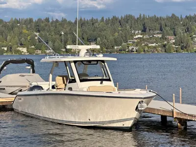 2018 Pursuit S328