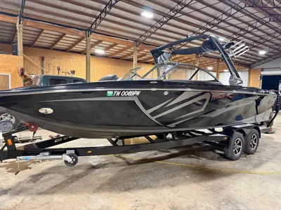 2018 Tige R23