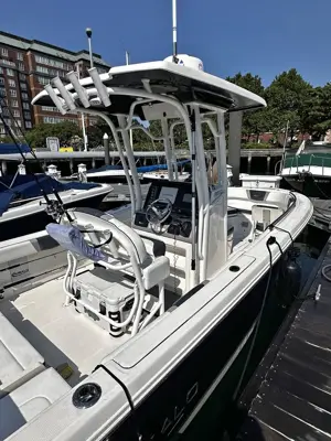 Loaded 2020 Robalo R230