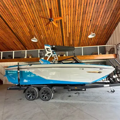2021 Nautique G23