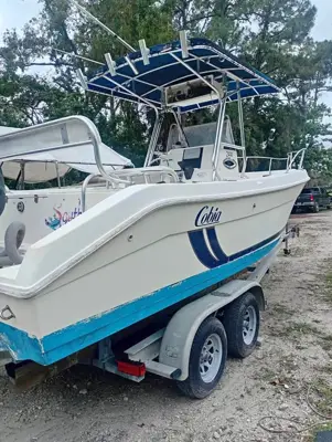 1998 Cobia 244 Center Console – Yamaha 250 4-Stroke – Only 940 Hrs – Ready to Fish!