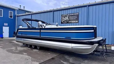 2027 Viaggio Lago Z24 Q Tritoon