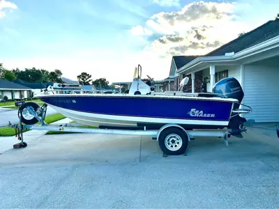 2013 18ft Seachaser Center Console (fiberglass)