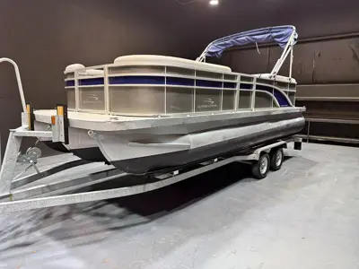 2023 Bennington Pontoons 22 SSR Tritoon w/ Mercury 150hp