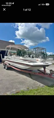 2004 Hurricane 228 deck boat
