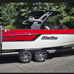 Malibu Wakesetter Boat MXZ24 2017