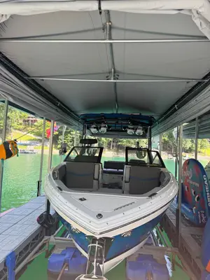 Cobalt R8 Surf, 430hp, Low hours