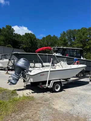 2000 Boston Whaler 18’ dauntless