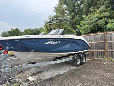 2025 Yamaha AR220