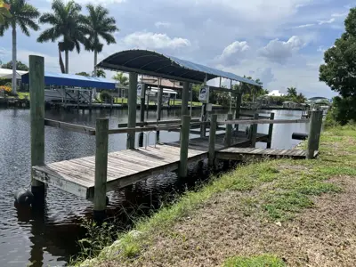 Boat Dock For Rent in Ft Myers, Florida