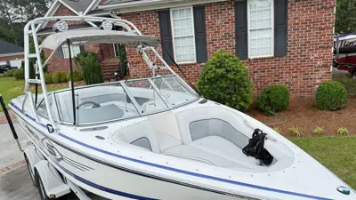 Supra Launch SSV Wakeboard Ski boat