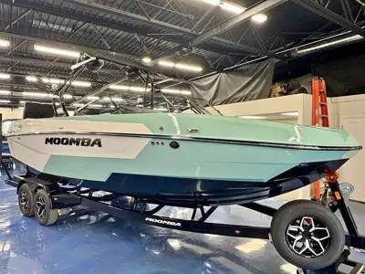 2026 MOOMBA Tykon Surf/Wake Boat