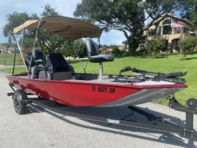 2020 Bass Tracker Classic XL 170 - 14hrs