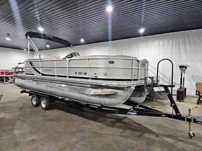 2015 South Bay 522E