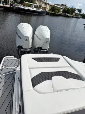 2022 Monterey 305ss