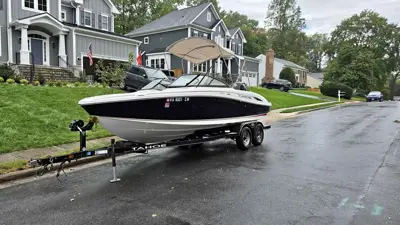 2022 Tahoe 210s