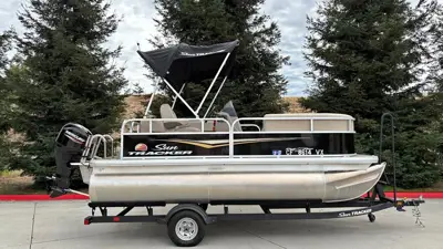 2025 sun tracker party barge 16 dlx